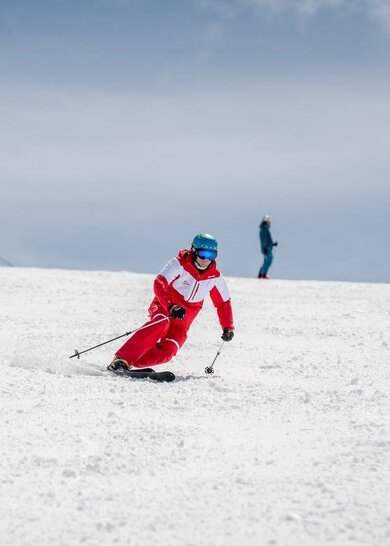 Skifahrer beim Telemark-Skifahren | © Martin Rainer